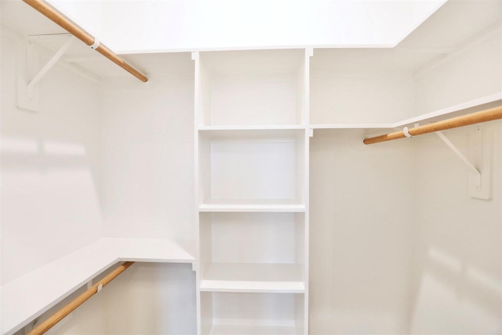 421 E 41st Street - Photo 28