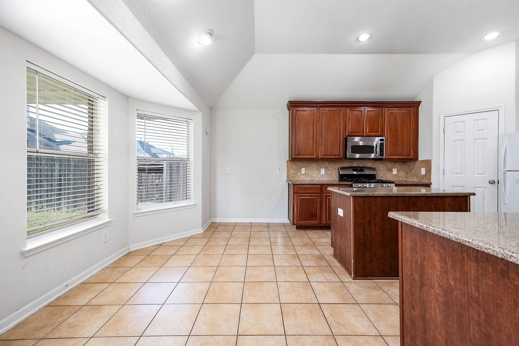 7814 Rocky Peak Lane - Photo 11