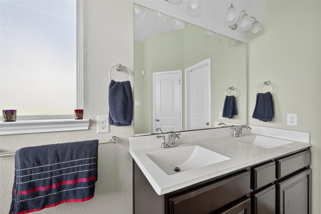 13935 Manobrook Court - Photo 35