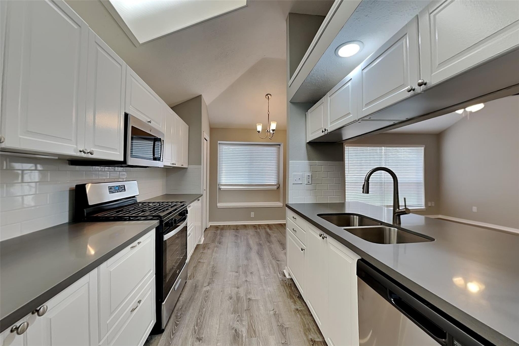 17326 Masonridge Drive - Photo 4
