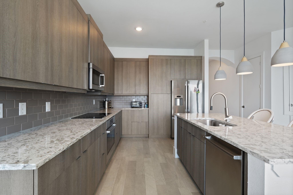 199 Waterpoint Court - Photo 10