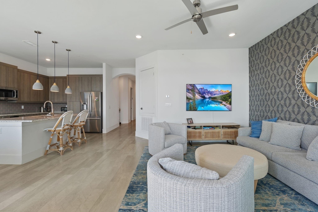 199 Waterpoint Court - Photo 14