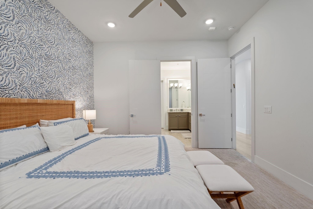 199 Waterpoint Court - Photo 2