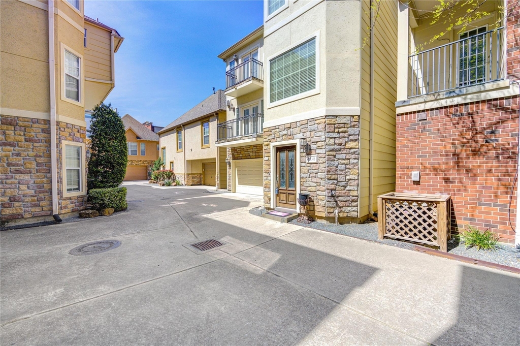 5813 Washington Avenue - Photo 2