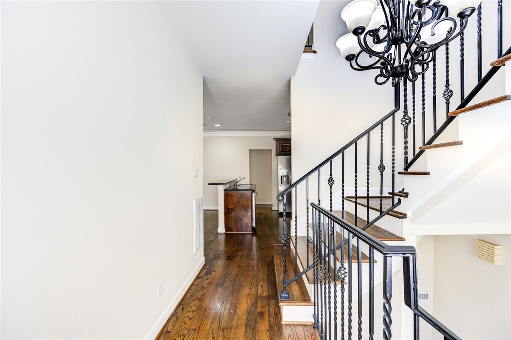 5813 Washington Avenue - Photo 10