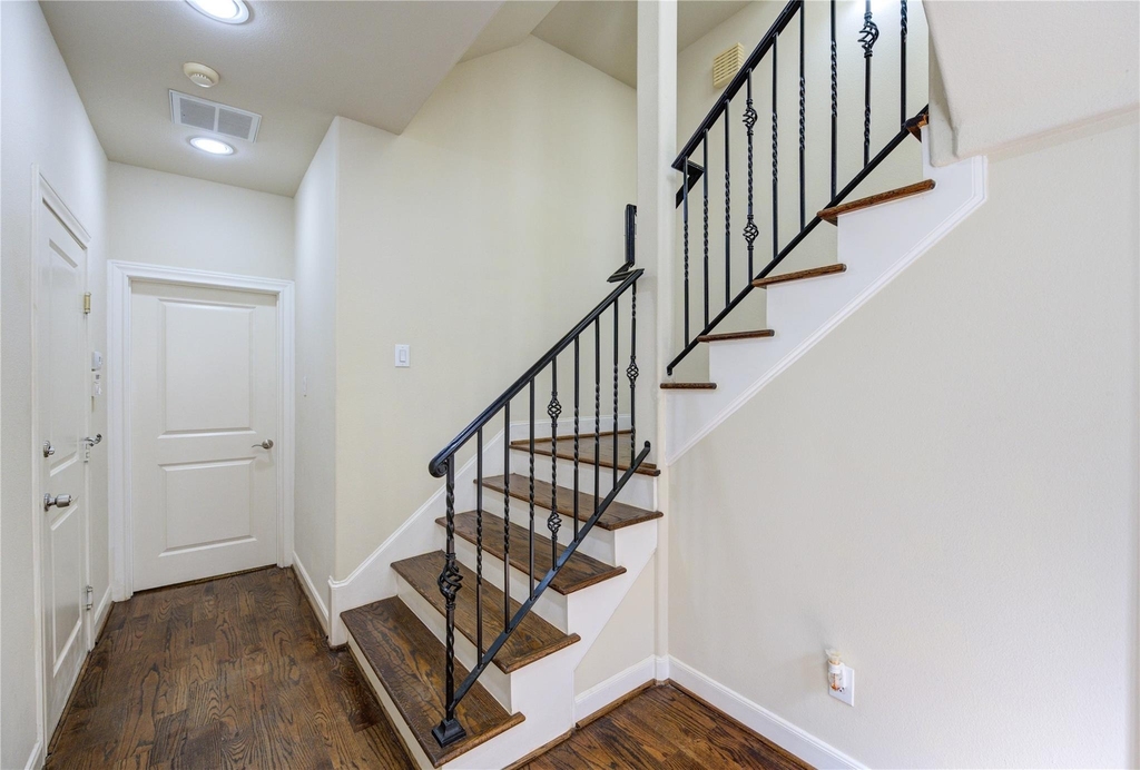 5813 Washington Avenue - Photo 4