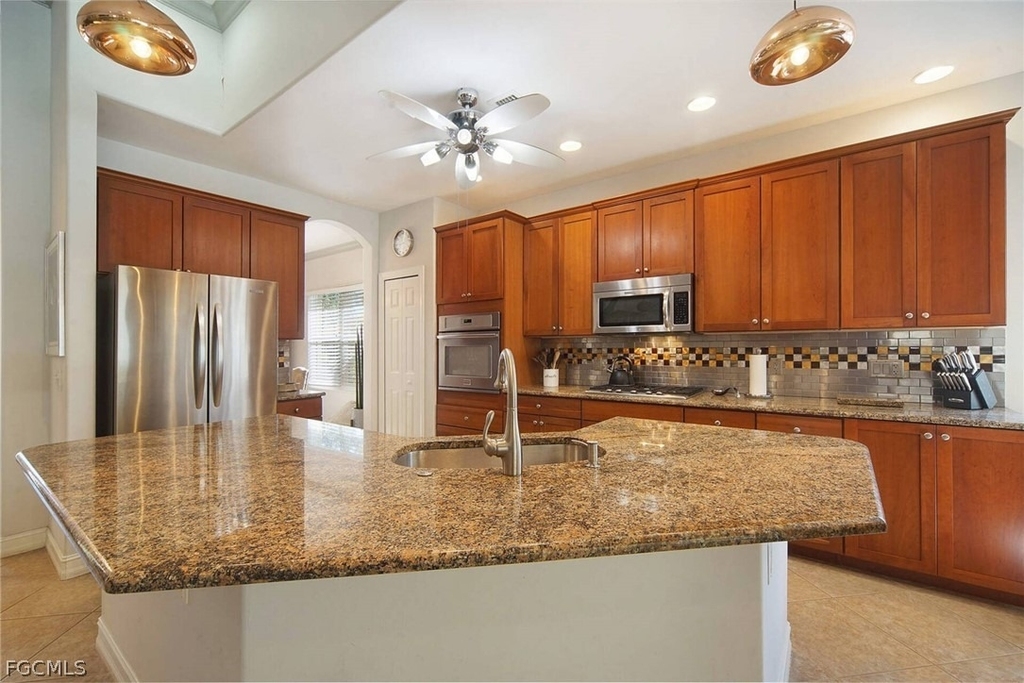 10514 Bella Vista Drive - Photo 11