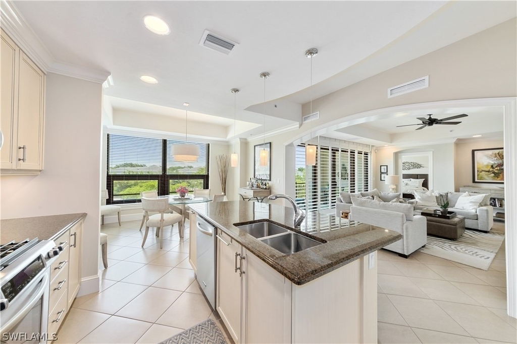 9123 Strada Place - Photo 4