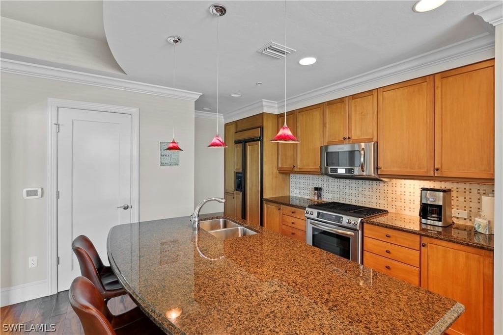 9115 Strada Place - Photo 7