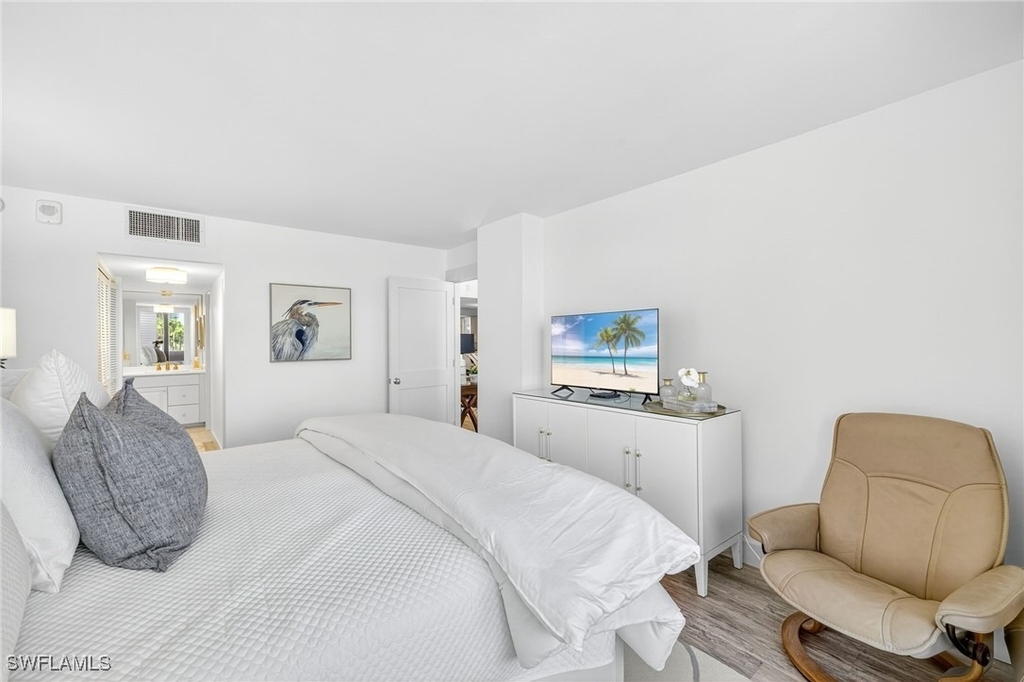 4001 Gulf Shore Boulevard N - Photo 12