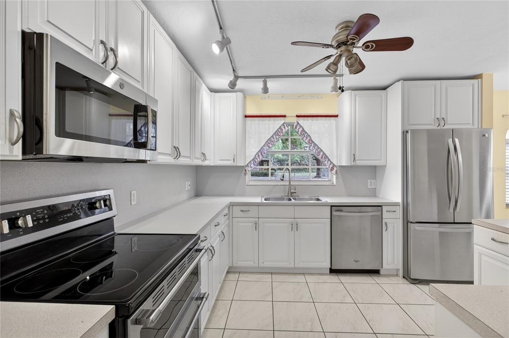 2065 Oak Beach Boulevard - Photo 3