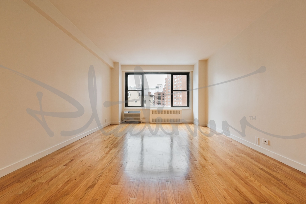 4th Avenue - Photo 0