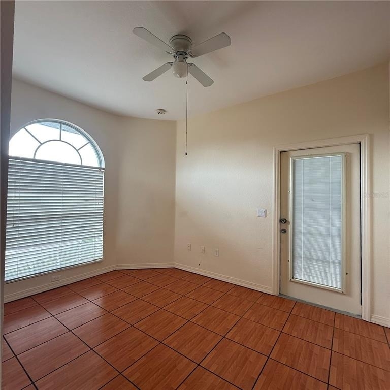 239 Venetia Avenue - Photo 11