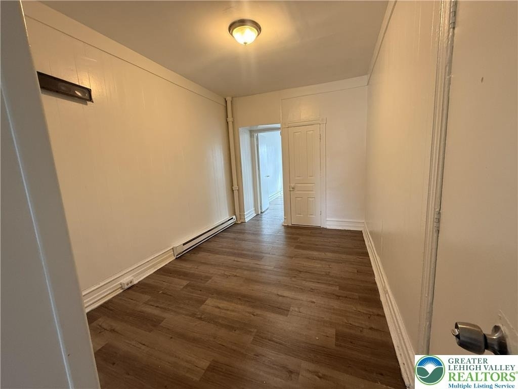 425 W Liberty Street - Photo 2