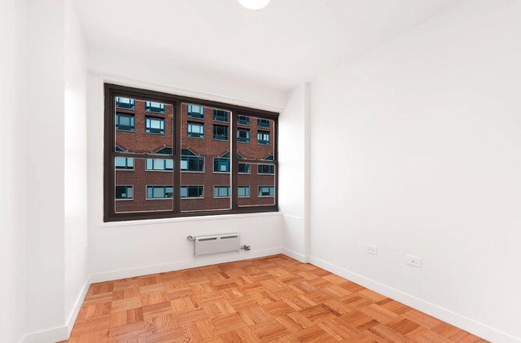 Fourth Avenue - Photo 6
