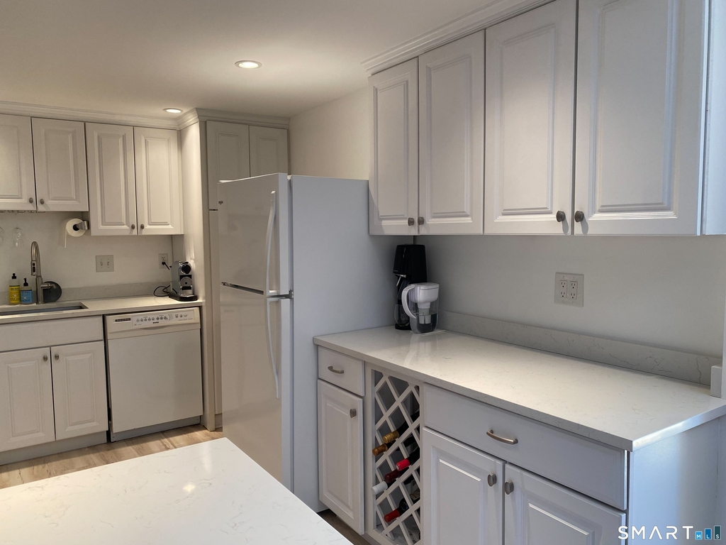 143 Hoyt Street - Photo 4
