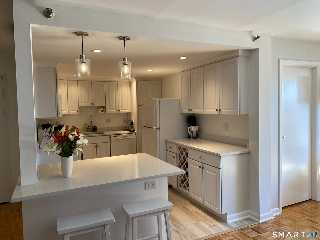 143 Hoyt Street - Photo 3