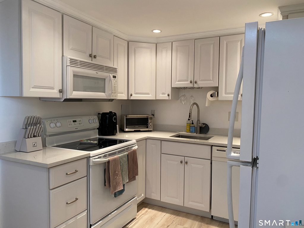 143 Hoyt Street - Photo 5