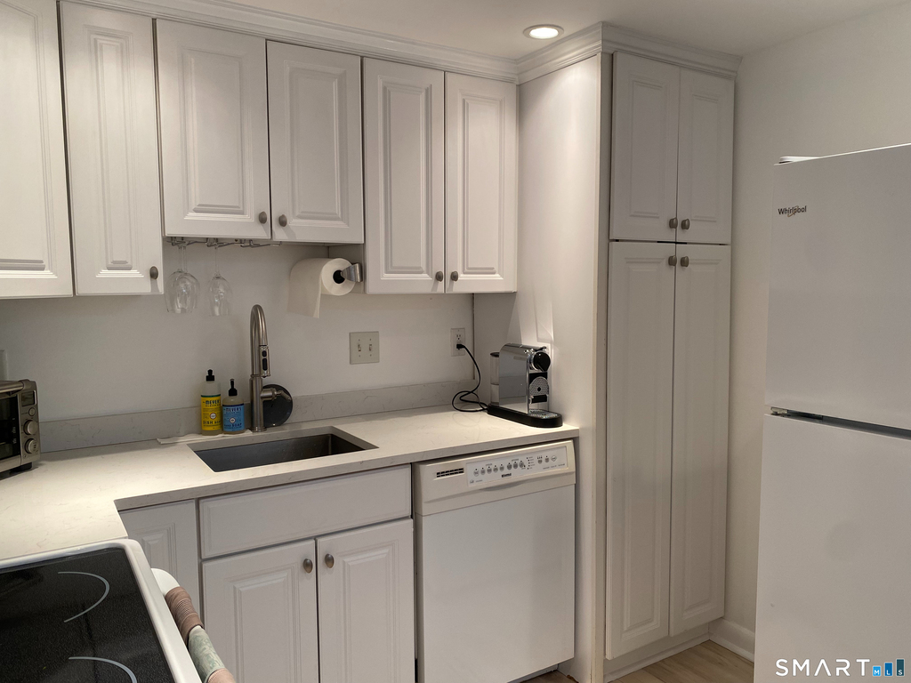 143 Hoyt Street - Photo 6