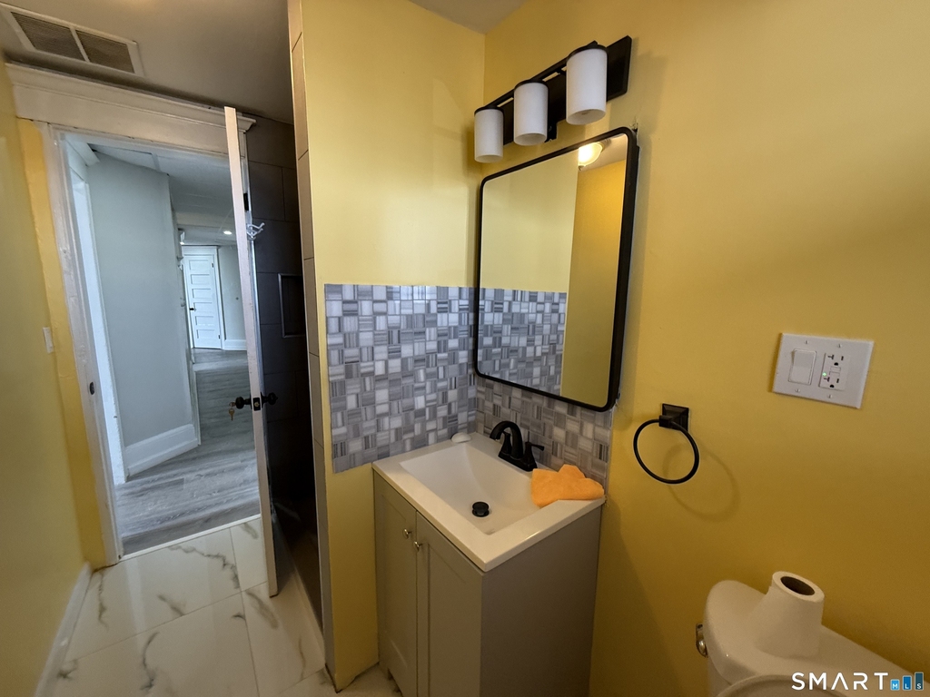 483 Barnum Avenue - Photo 5