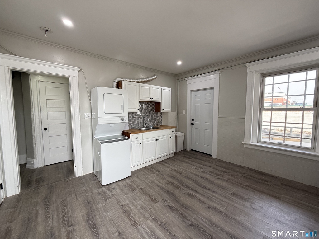 483 Barnum Avenue - Photo 8