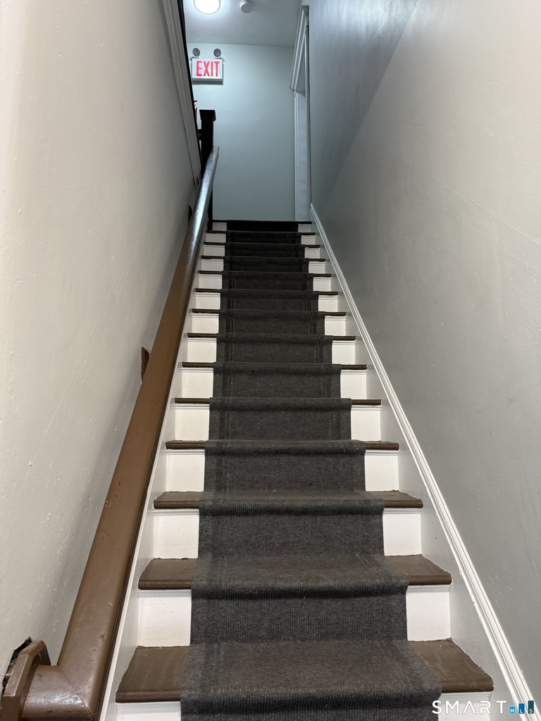 483 Barnum Avenue - Photo 2