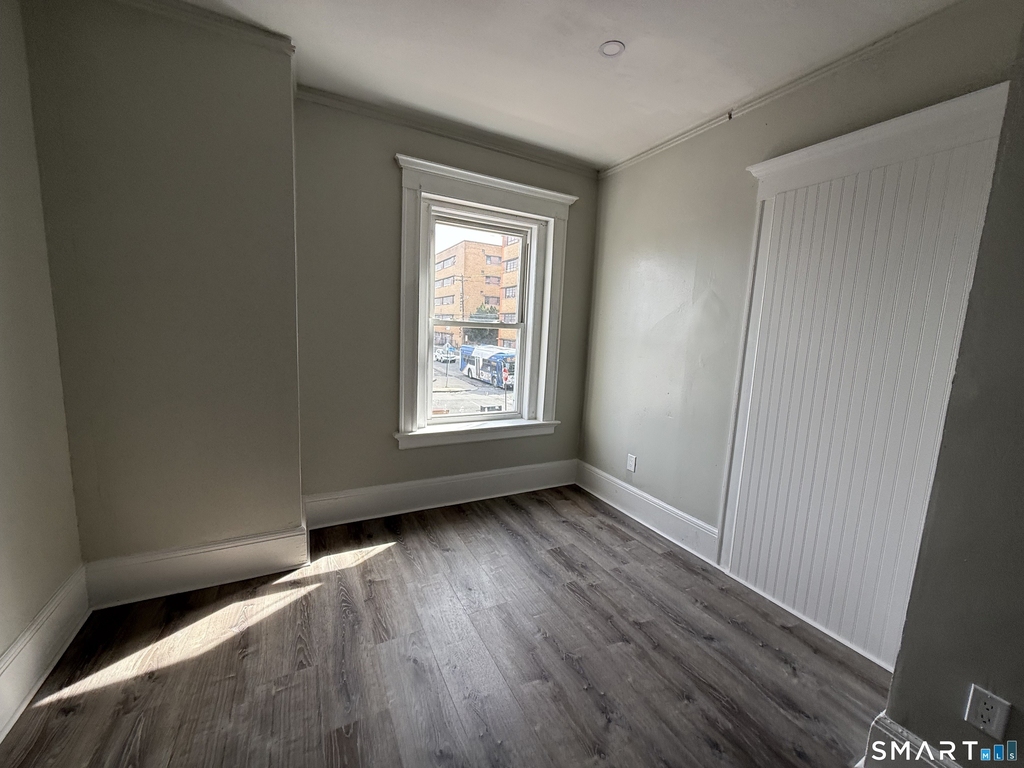 483 Barnum Avenue - Photo 12