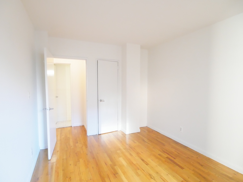 440 East 88th Street - Photo 8