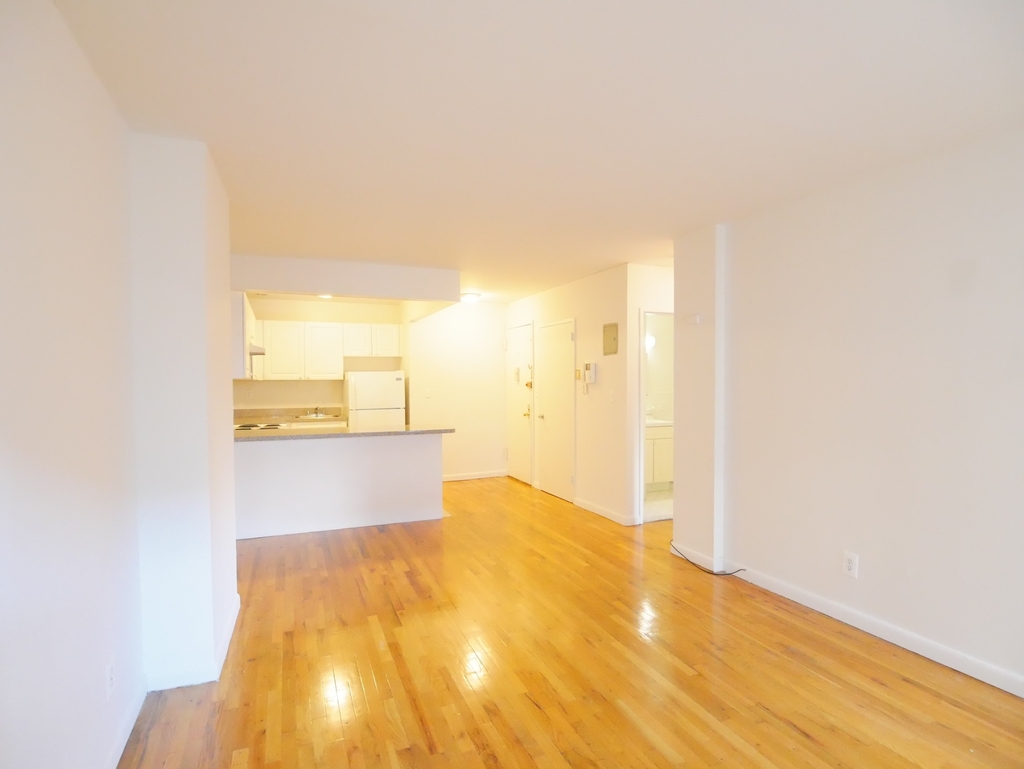440 East 88th Street - Photo 3