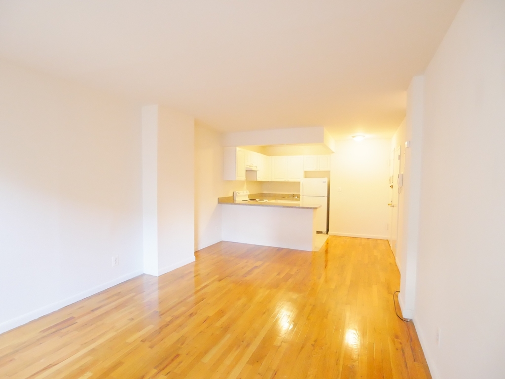 440 East 88th Street - Photo 4
