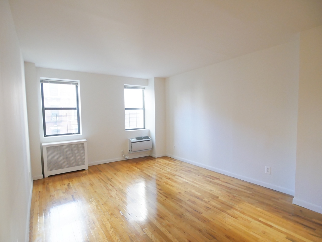 440 East 88th Street - Photo 10