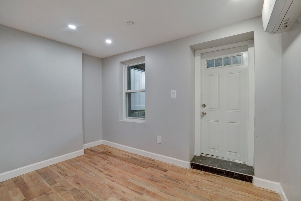 75 Woodbine Street - Photo 2