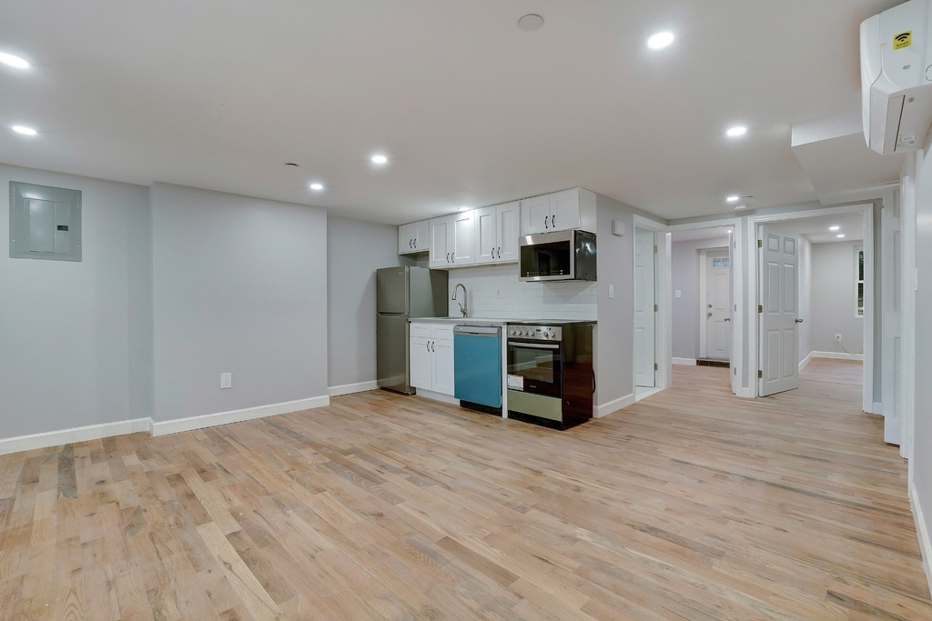 75 Woodbine Street - Photo 0