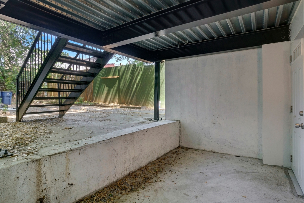 75 Woodbine Street - Photo 3