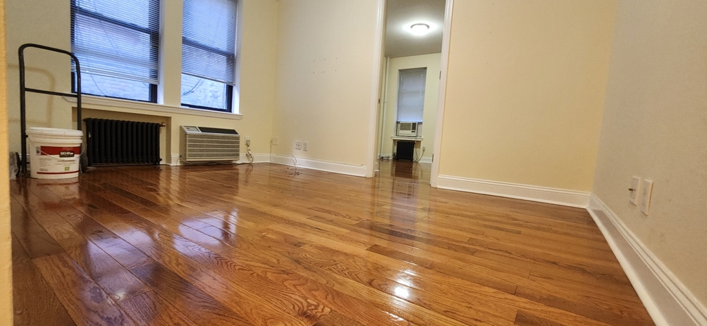 East 58th Street/ 2nd ave - Photo 2