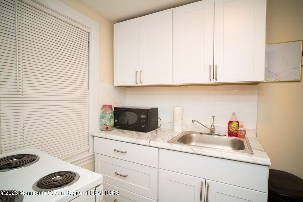 323 14th Avenue - Photo 10