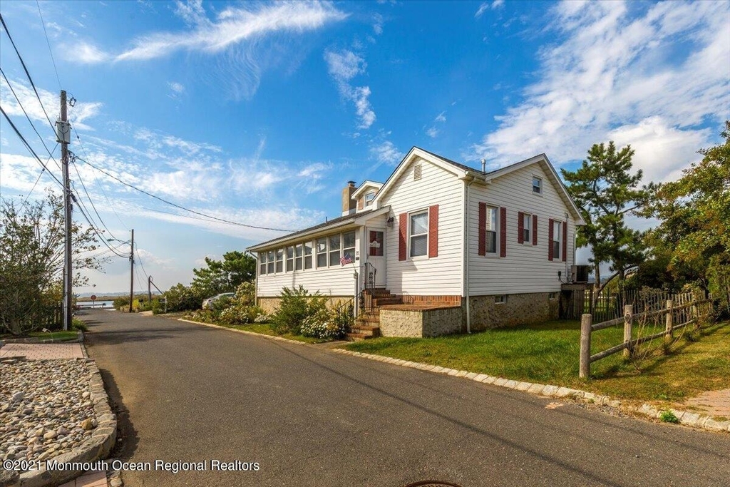 15 Riverview Road - Photo 1