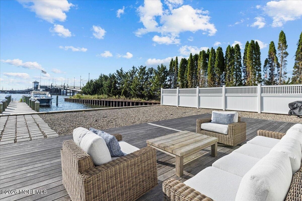 1200 Bay Avenue - Photo 3