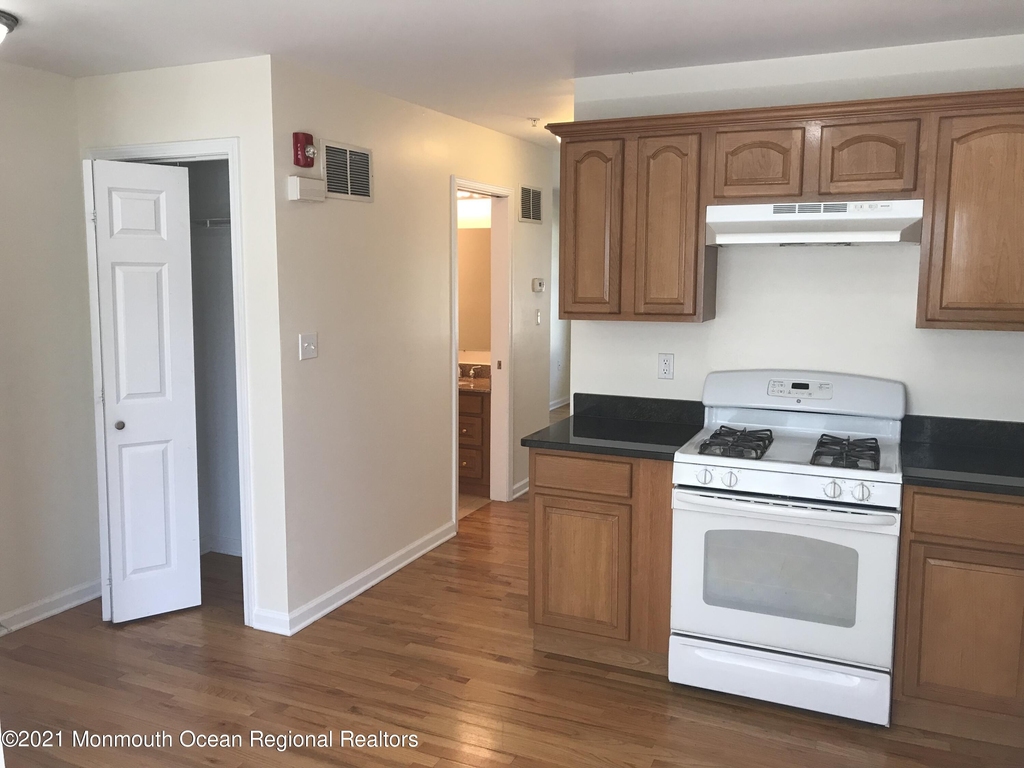 112 Morris Avenue - Photo 6