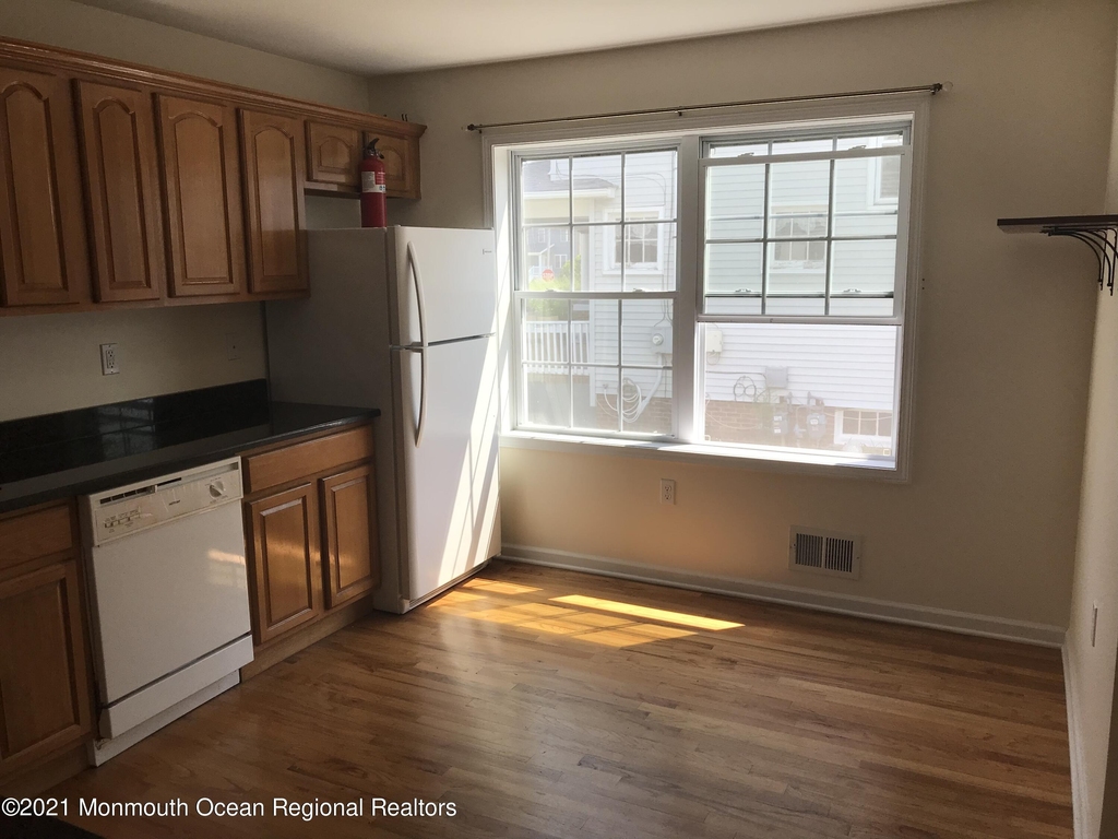 112 Morris Avenue - Photo 4