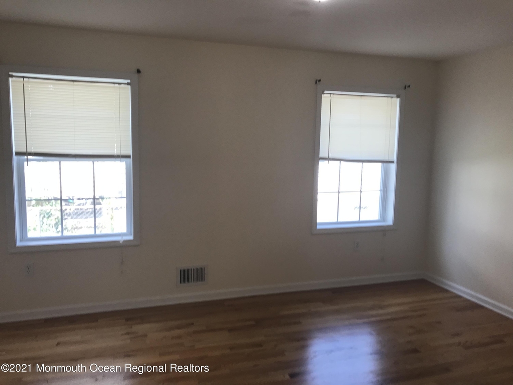 112 Morris Avenue - Photo 9