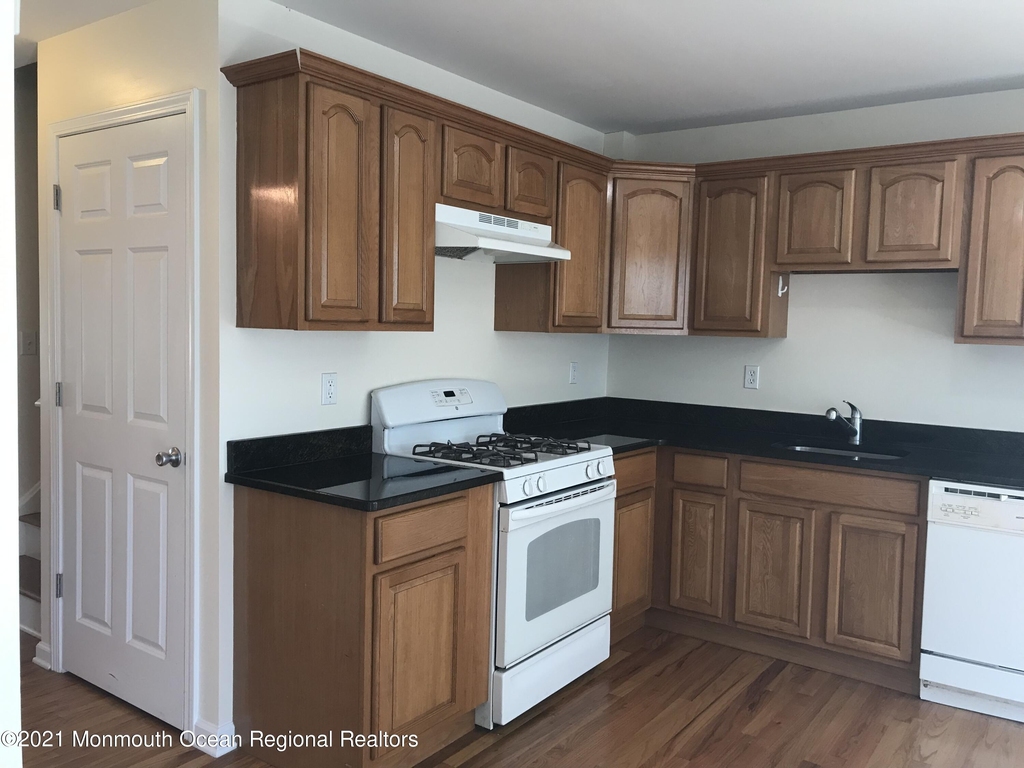 112 Morris Avenue - Photo 5