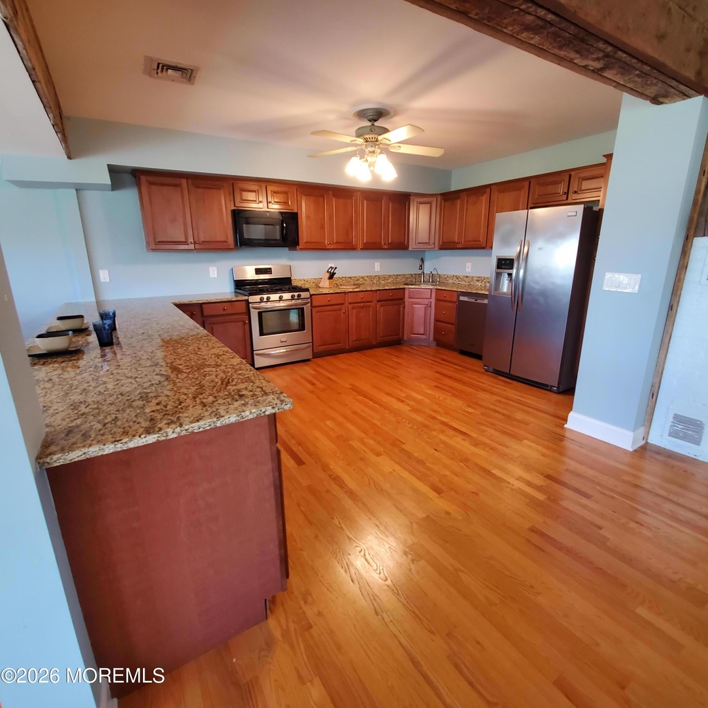 754 Ocean Avenue - Photo 4
