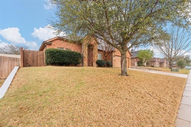 400 Hidden Lake Court - Photo 1