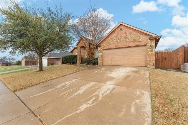 400 Hidden Lake Court - Photo 0
