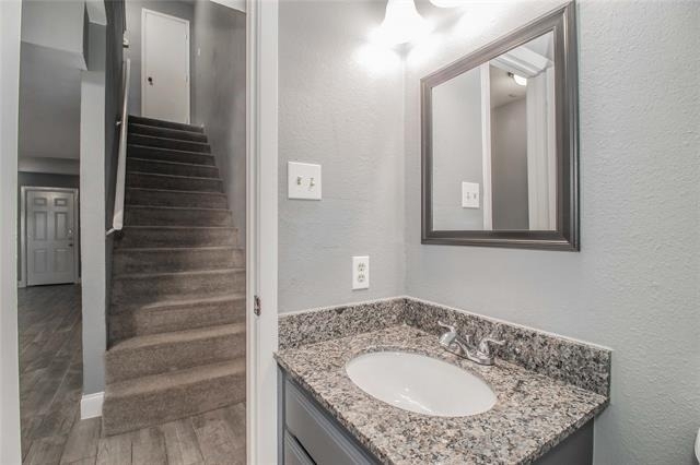 7604 Chapin Road - Photo 8