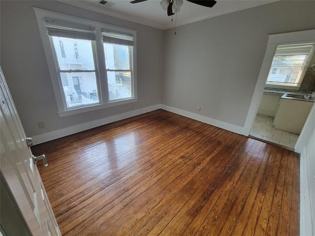 1019 Sheridan Avenue - Photo 2