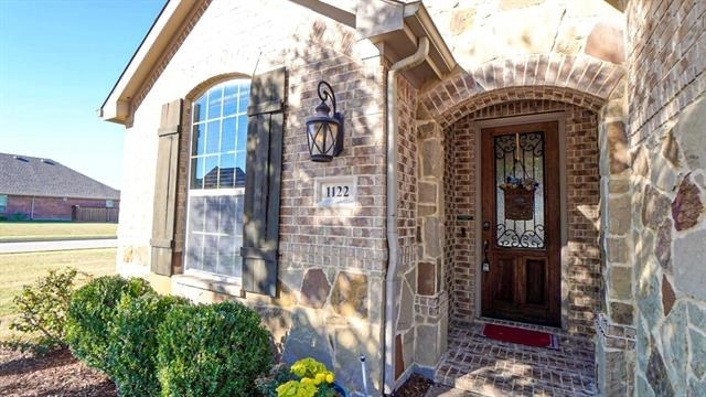 1122 Wedgewood Drive - Photo 1