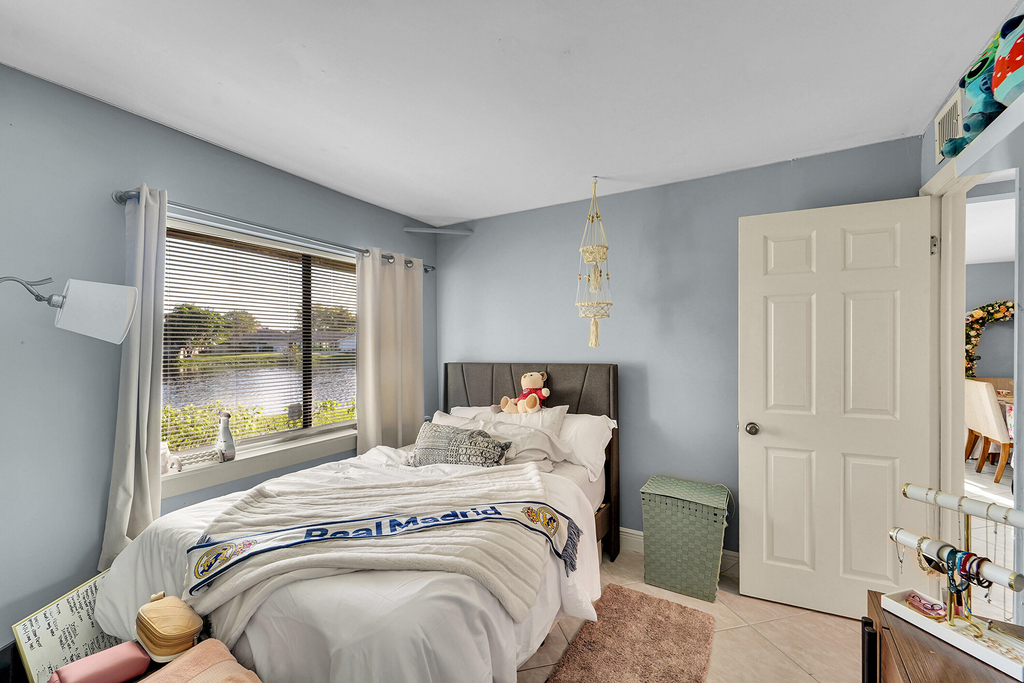 261 Wimbledon Lake Drive - Photo 9