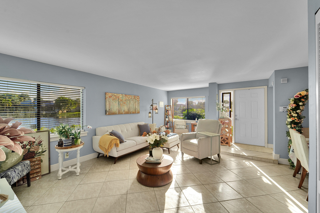 261 Wimbledon Lake Drive - Photo 2